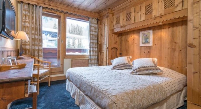 Hotel L'Eterlou, Meribel ski chalet, image 3